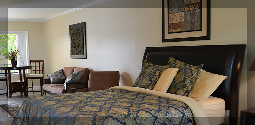 Lakeshore Inn & Marina